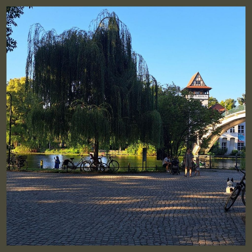 An der Promenade der Insel der Jugend/ Berlin